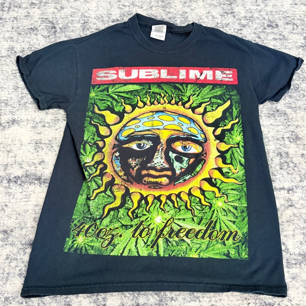 Gildan Sublime 40oz to Freedom Sun Graphic Mens T Shirt Small Black Band Tee